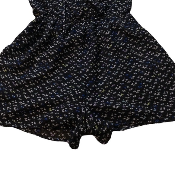 Revolve-BCBGeneration Surplice Romper in Black Combo Size M Tie Back Long Sleeve - Picture 9 of 12